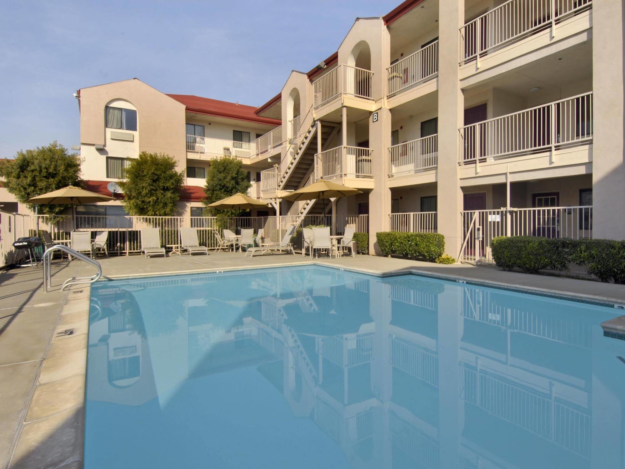 California Inn&Suites, Rancho Cordova Exterior foto